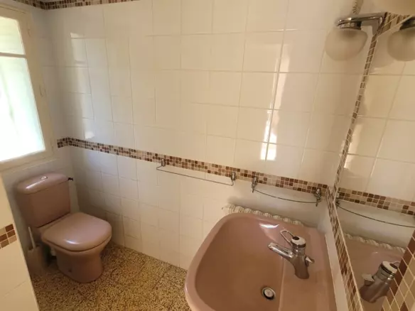 3-bedroom House In Magalas, France (90 M²)