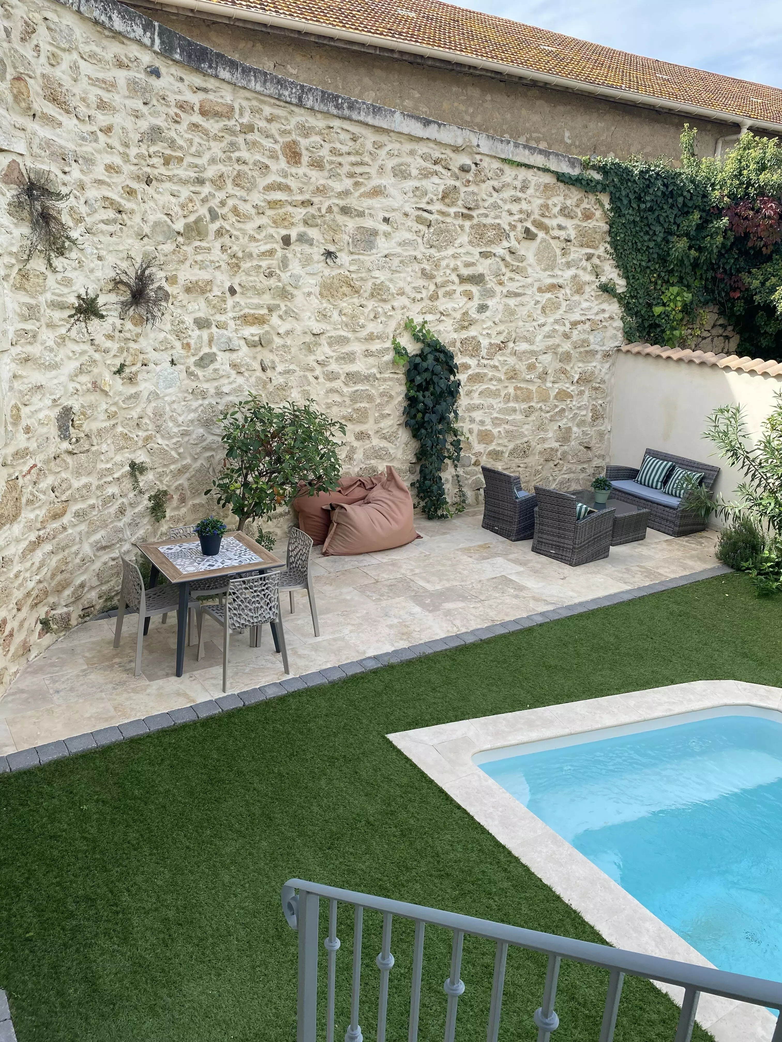 5-bedroom House In Saint Genies De Fontedit, France (170 M²)