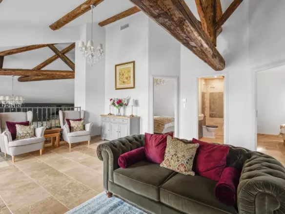 5-bedroom House In Saint Genies De Fontedit, France (170 M²)
