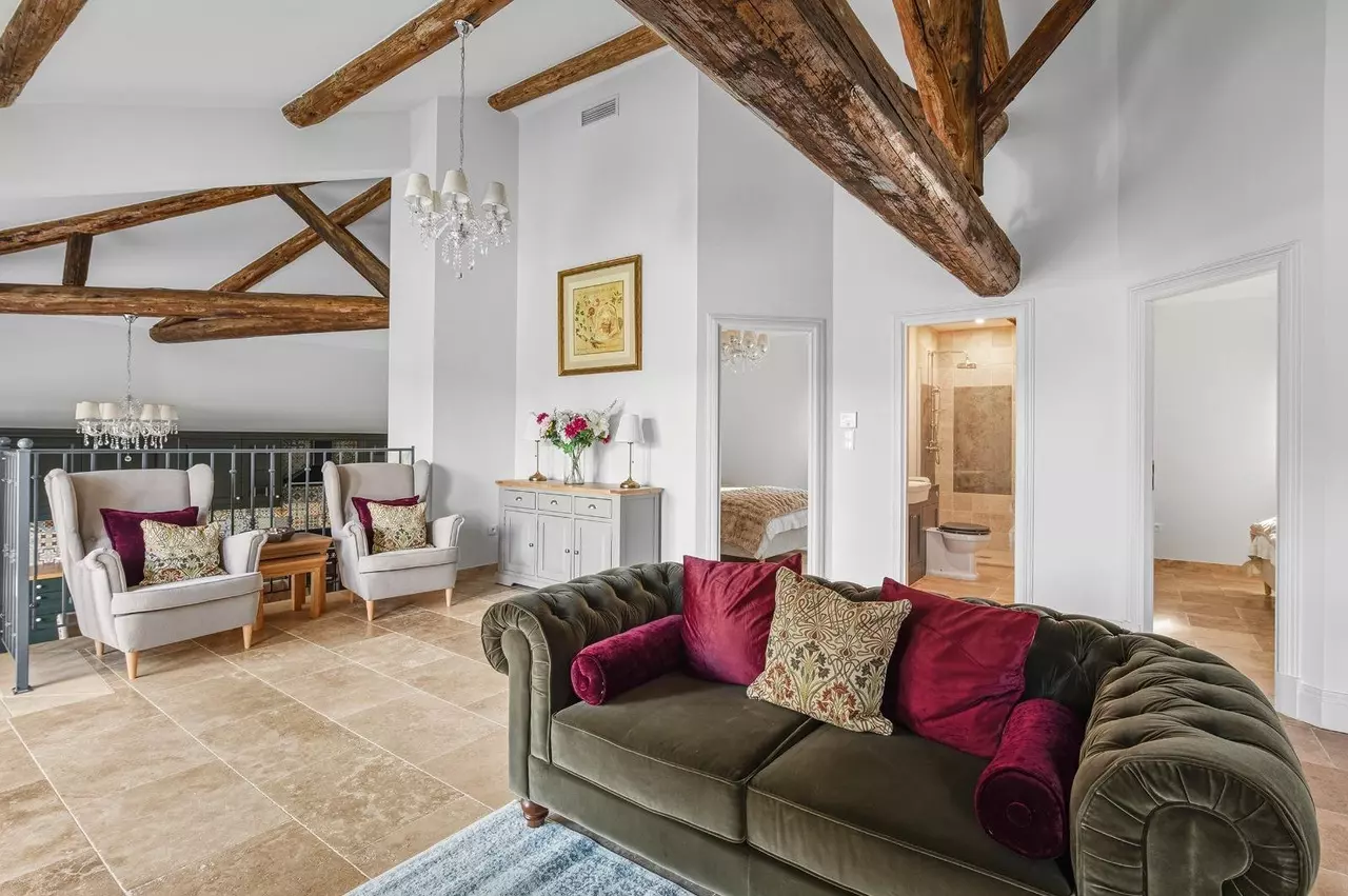 5-bedroom House In Saint Genies De Fontedit, France (170 M²)