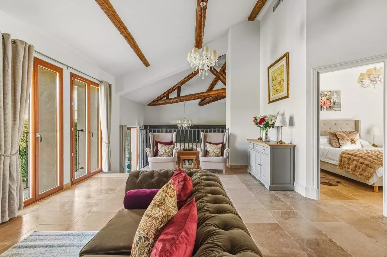 5-bedroom House In Saint Genies De Fontedit, France (170 M²)