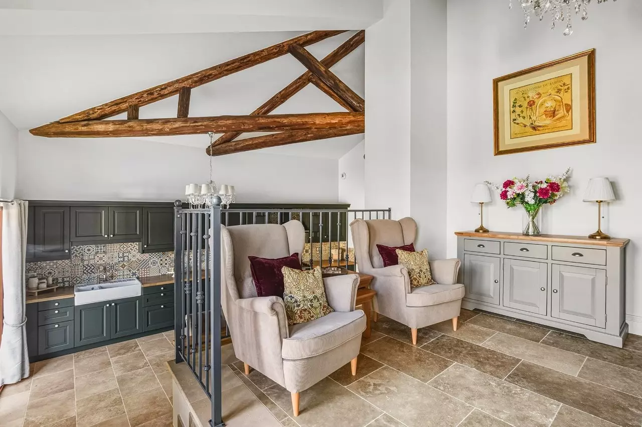 5-bedroom House In Saint Genies De Fontedit, France (170 M²)