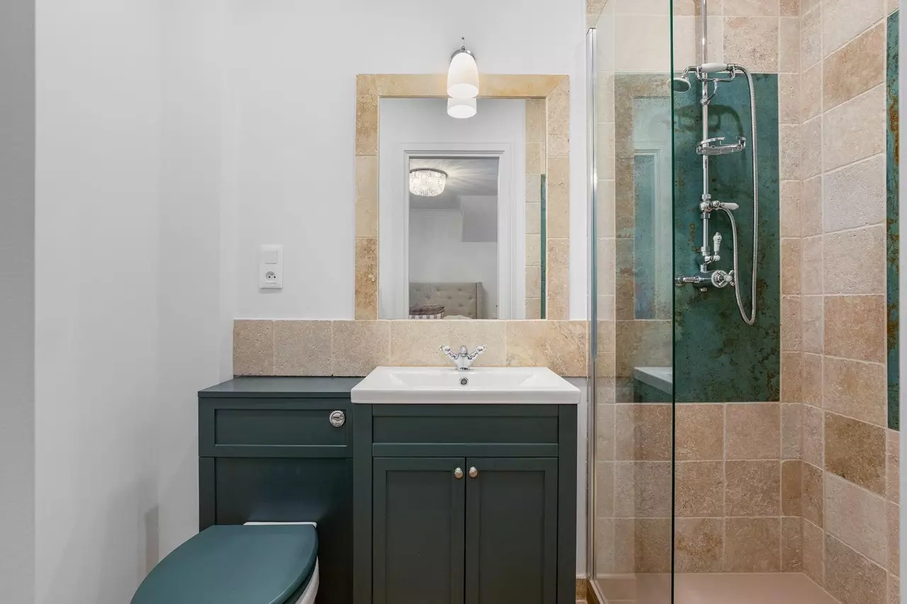 5-bedroom House In Saint Genies De Fontedit, France (170 M²)