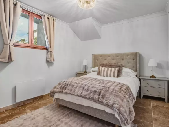 5-bedroom House In Saint Genies De Fontedit, France (170 M²)