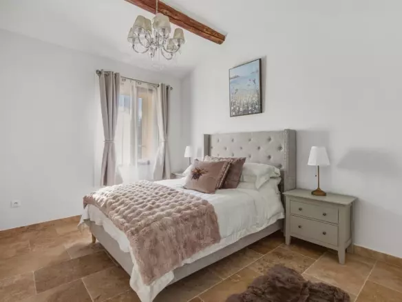 5-bedroom House In Saint Genies De Fontedit, France (170 M²)