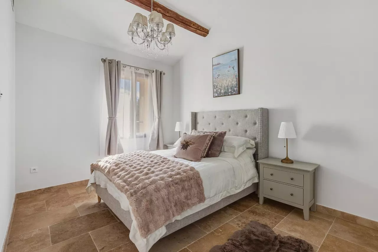 5-bedroom House In Saint Genies De Fontedit, France (170 M²)