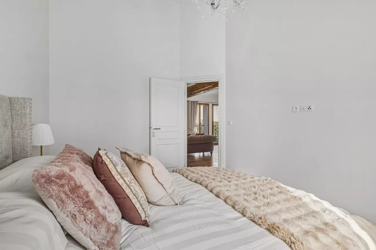 5-bedroom House In Saint Genies De Fontedit, France (170 M²)