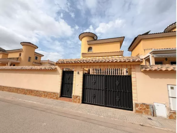 4-bedroom Detached Villa In Lo Crispin, Spain (201 M²)