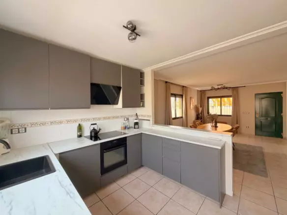 4-bedroom Detached Villa In Lo Crispin, Spain (201 M²)
