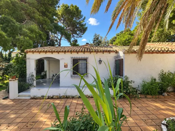 4-bedroom Villa In Orihuela Costa, Spain (140 M²)