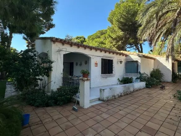 4-bedroom Villa In Orihuela Costa, Spain (140 M²)