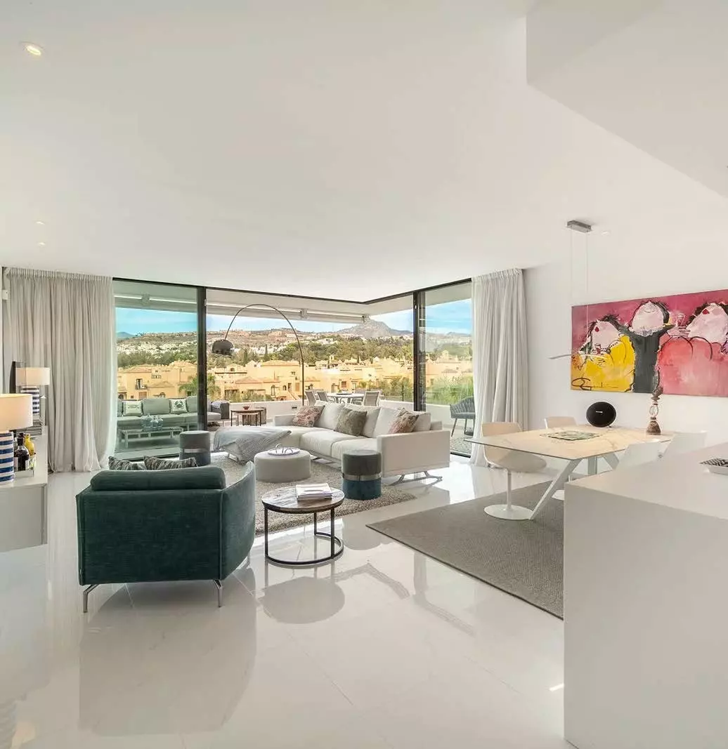 photo_page07_01 Elegant Apartment With Expansive Terrace In Marbella Golden Mile
