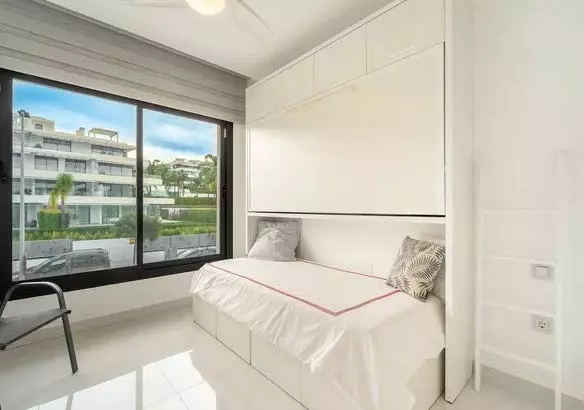 Elegant Apartment With Expansive Terrace In Marbella Golden Mile