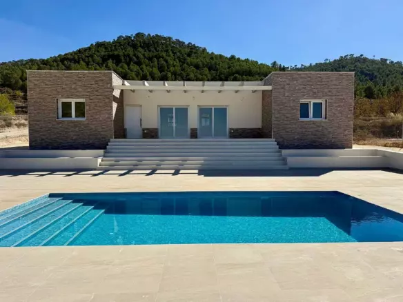 3-bedroom Detached Villa In Pinoso, Spain (115 M²)