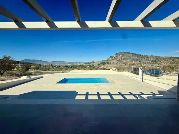 3-bedroom Detached Villa In Pinoso, Spain (115 M²)