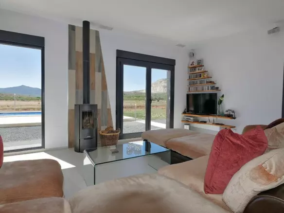 3-bedroom Villa In Hondon De Las Nieves, Spain (135 M²)
