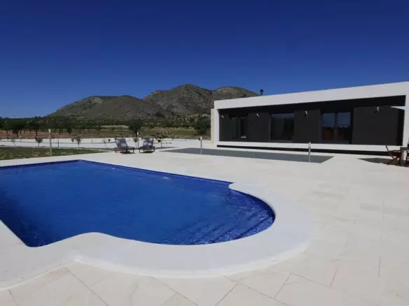 3-bedroom Villa In Hondon De Las Nieves, Spain (135 M²)