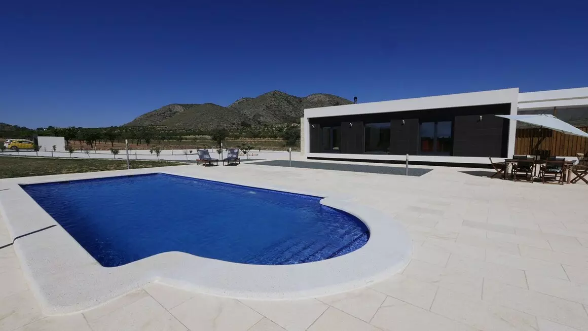 3-bedroom Villa In Hondon De Las Nieves, Spain (135 M²)