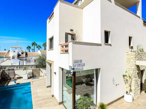 3-bedroom Villa In Rojales, Spain (101 M²)