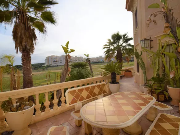 5-bedroom Villa In Guardamar Del Segura, Spain (419 M²)