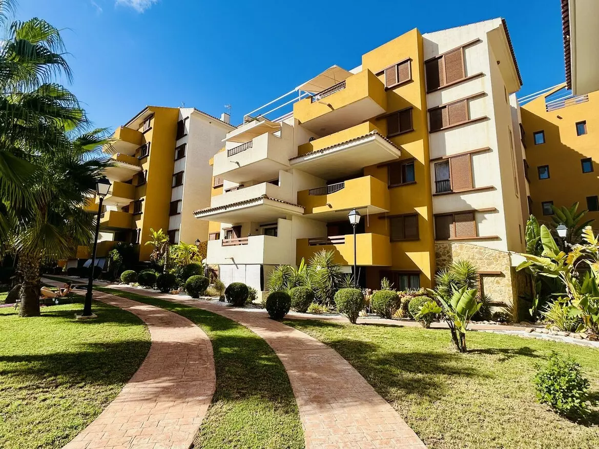 3-bedroom Apartment In Orihuela Costa, Spain (113 M²)