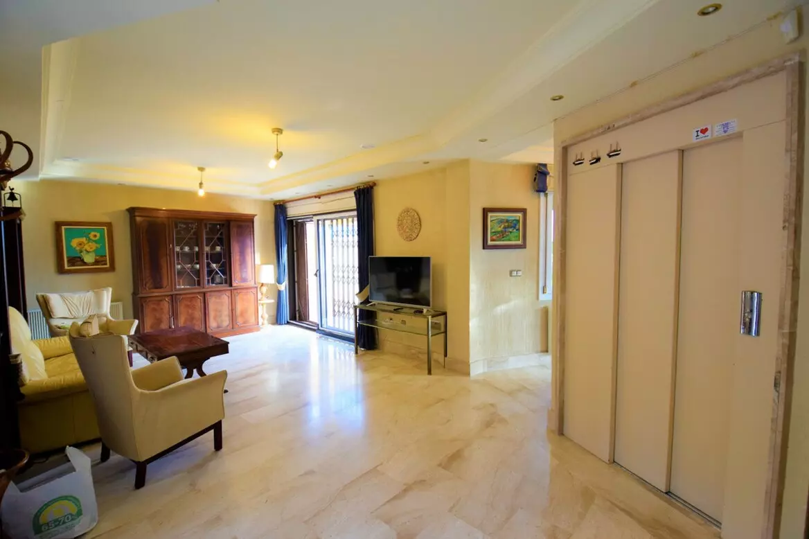 5-bedroom Villa In Guardamar Del Segura, Spain (419 M²)
