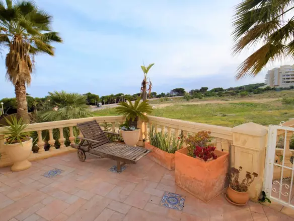 5-bedroom Villa In Guardamar Del Segura, Spain (419 M²)
