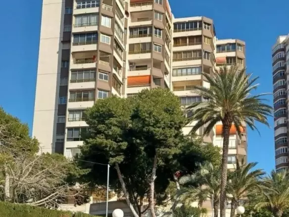 4-bedroom Apartment In Alicante, Spain (122 M²)