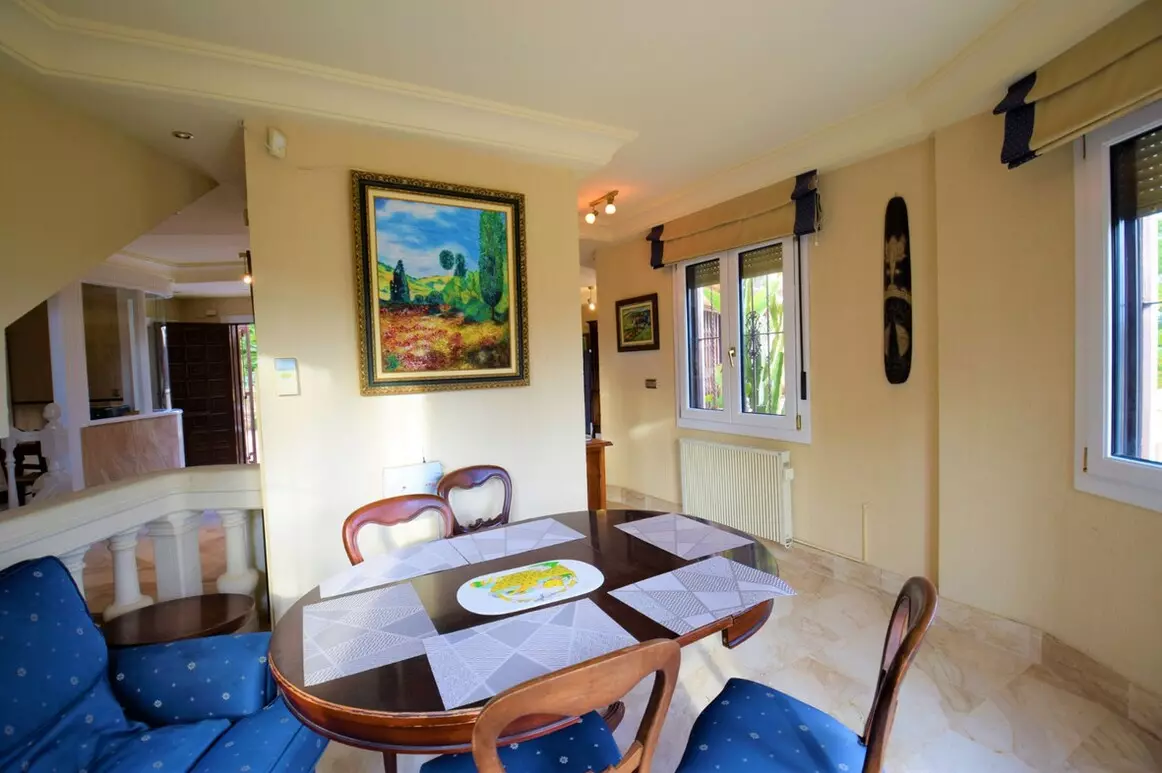 5-bedroom Villa In Guardamar Del Segura, Spain (419 M²)