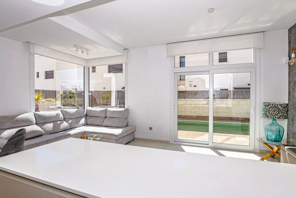 3-bedroom Villa In Rojales, Spain (101 M²)