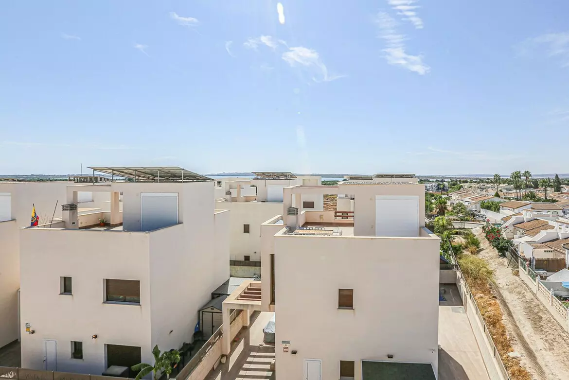 3-bedroom Villa In Rojales, Spain (101 M²)