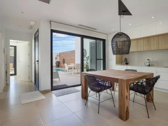 3-bedroom Villa In Benijofar, Spain (127 M²)