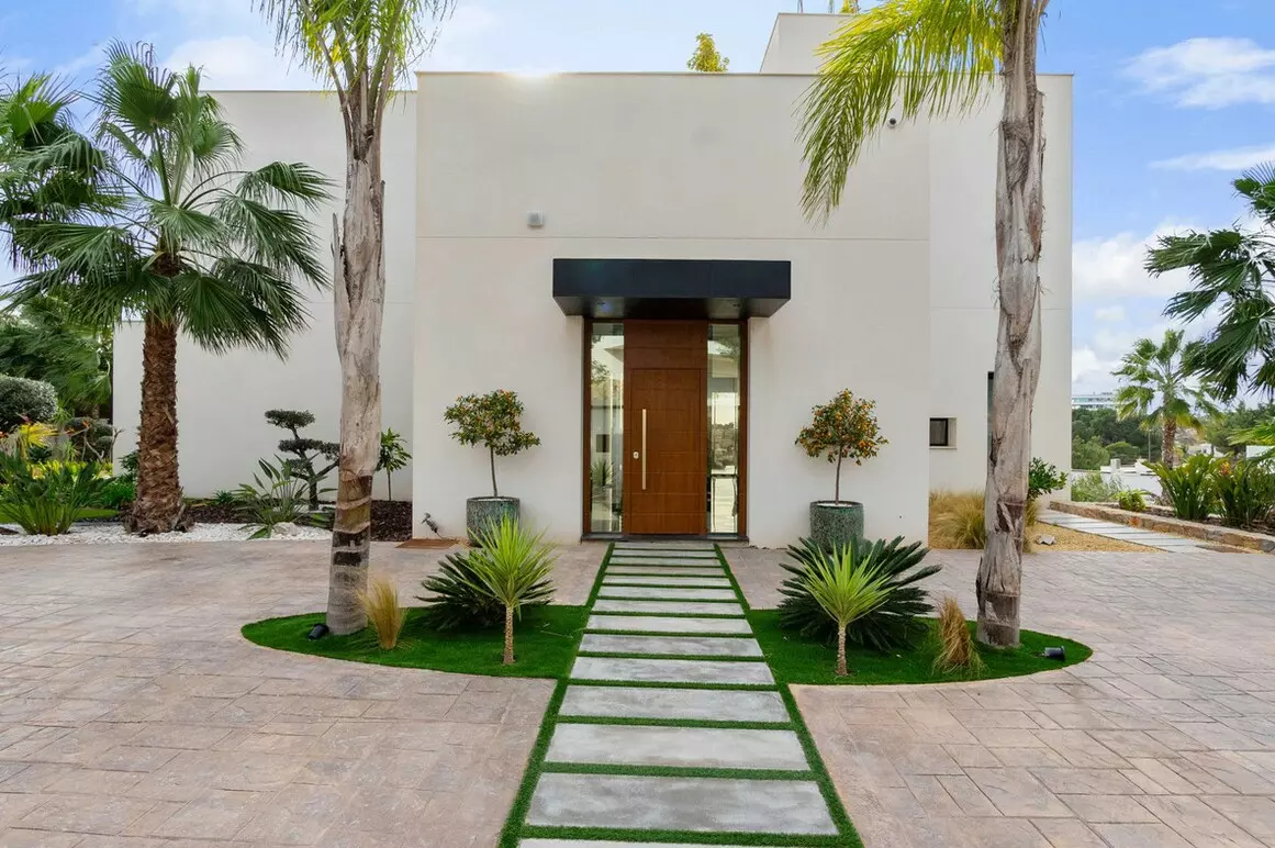 4-bedroom Villa In Orihuela Costa, Spain (550 M²)