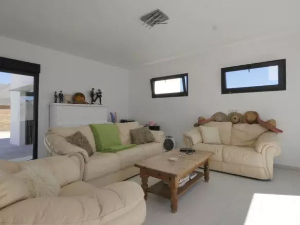 3-bedroom Villa In Hondon De Las Nieves, Spain (135 M²)