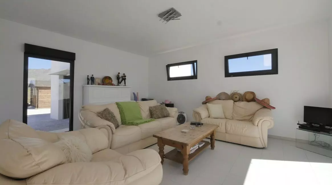 3-bedroom Villa In Hondon De Las Nieves, Spain (135 M²)