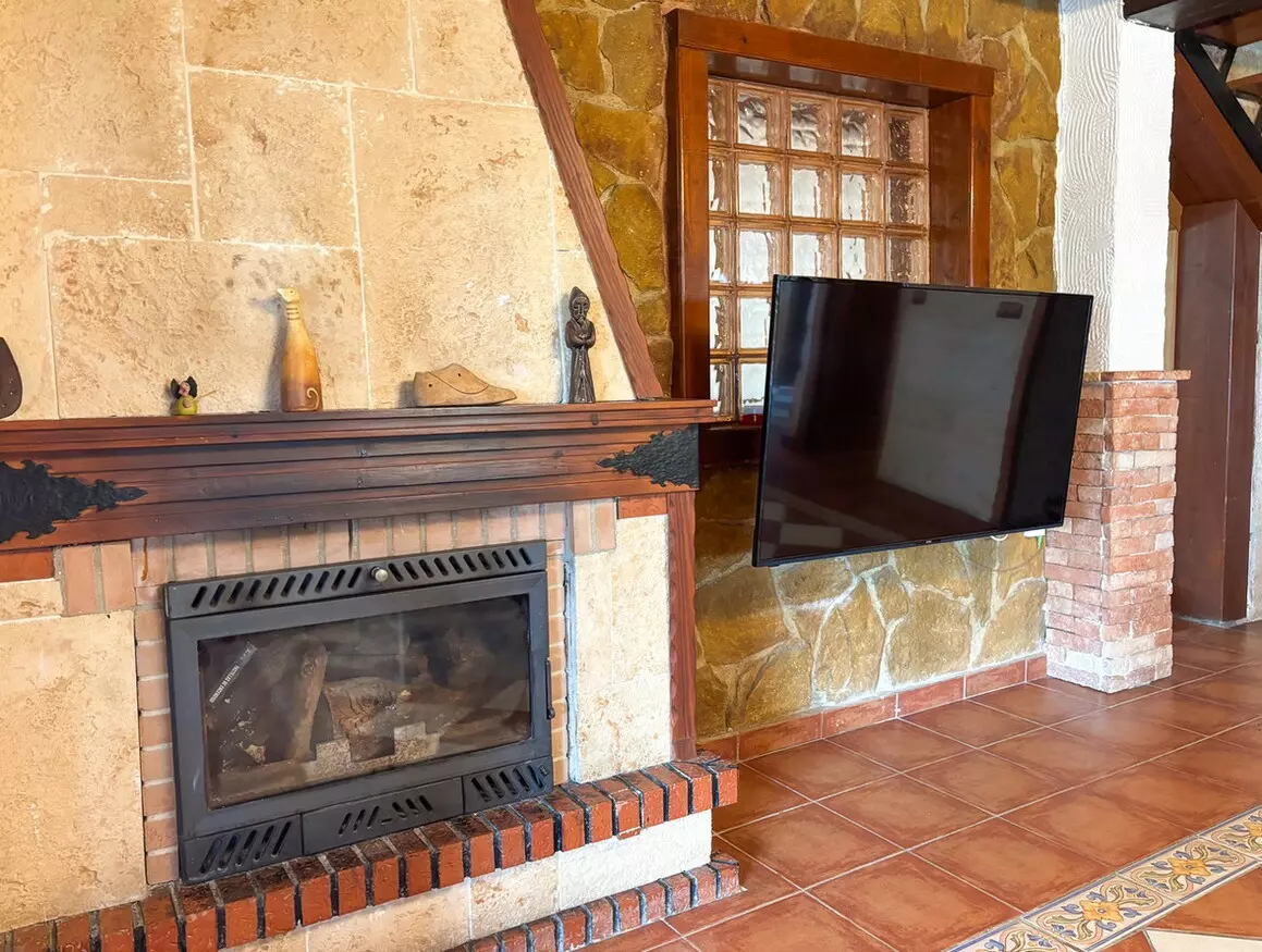 6-bedroom Villa In Jacarilla, Spain (206 M²)