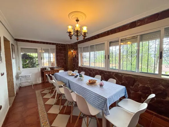 6-bedroom Villa In Jacarilla, Spain (206 M²)