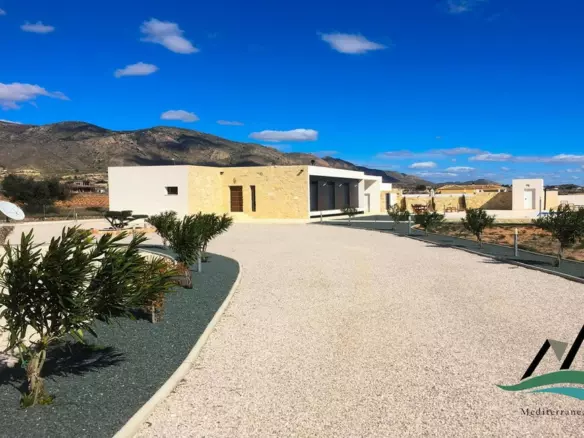 3-bedroom Villa In Hondon De Las Nieves, Spain (135 M²)