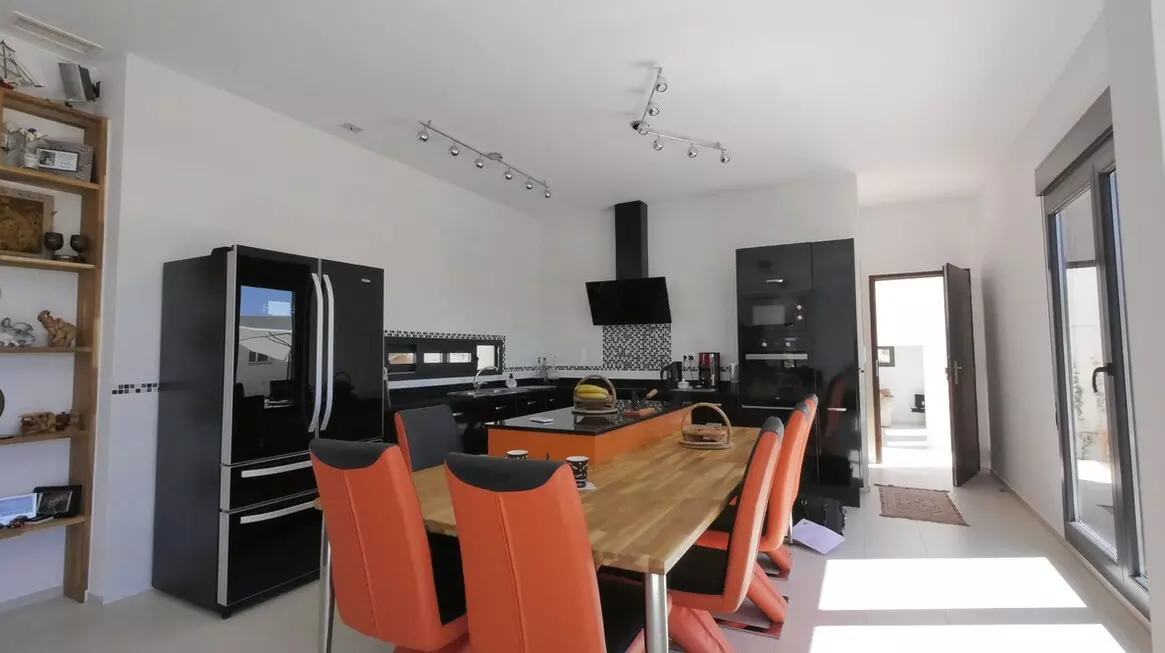3-bedroom Villa In Hondon De Las Nieves, Spain (135 M²)