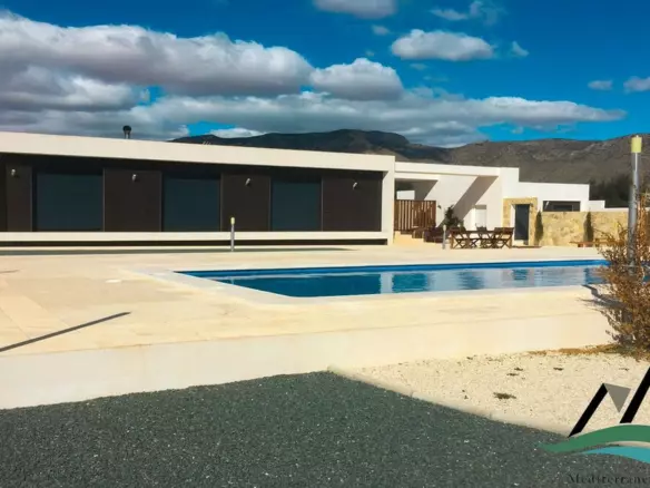 3-bedroom Villa In Hondon De Las Nieves, Spain (135 M²)