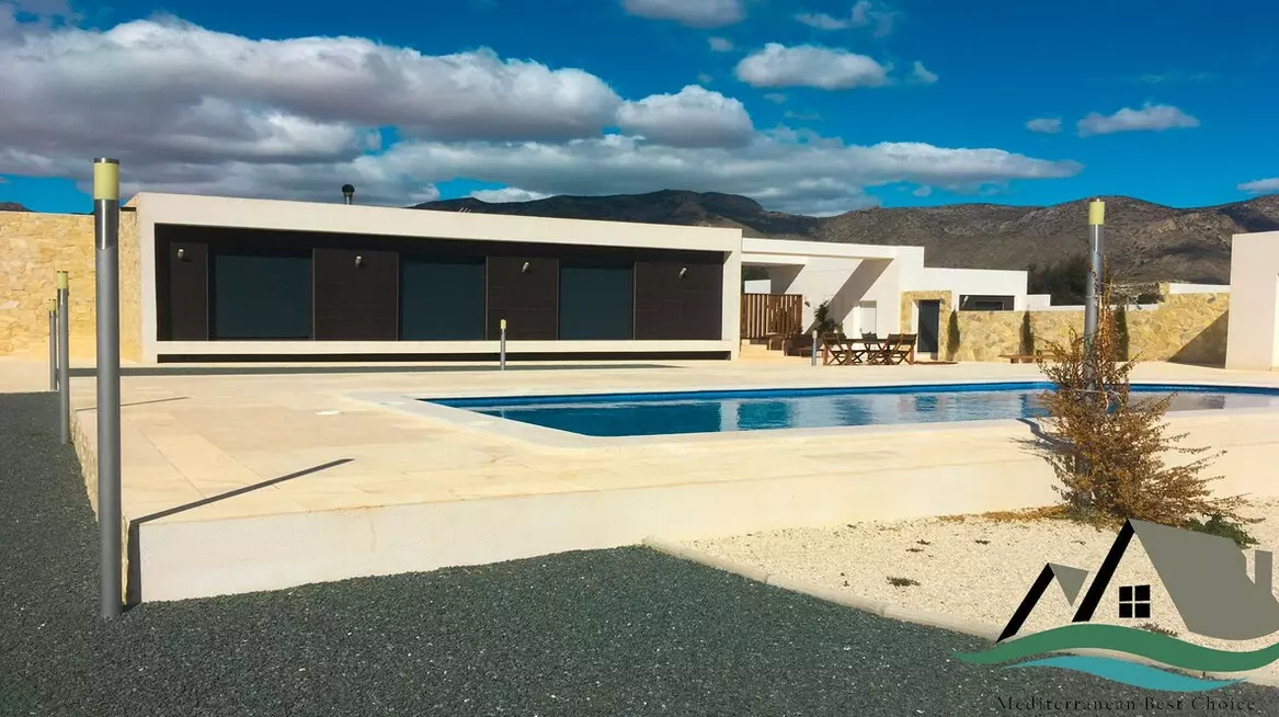 3-bedroom Villa In Hondon De Las Nieves, Spain (135 M²)