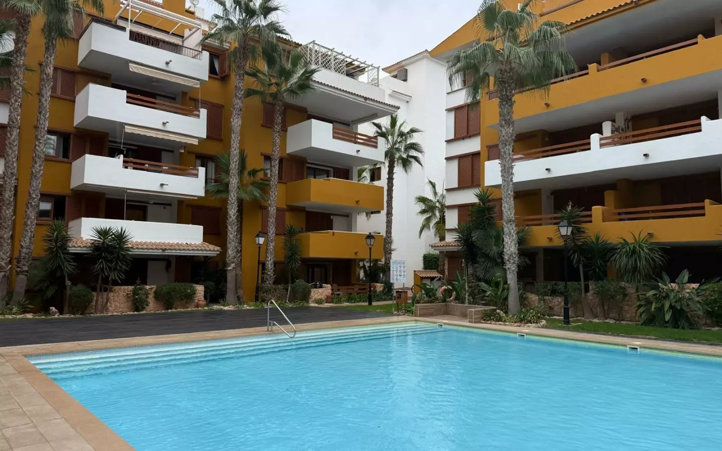 2-bedroom Apartment In Torrevieja, Spain (100 M²)