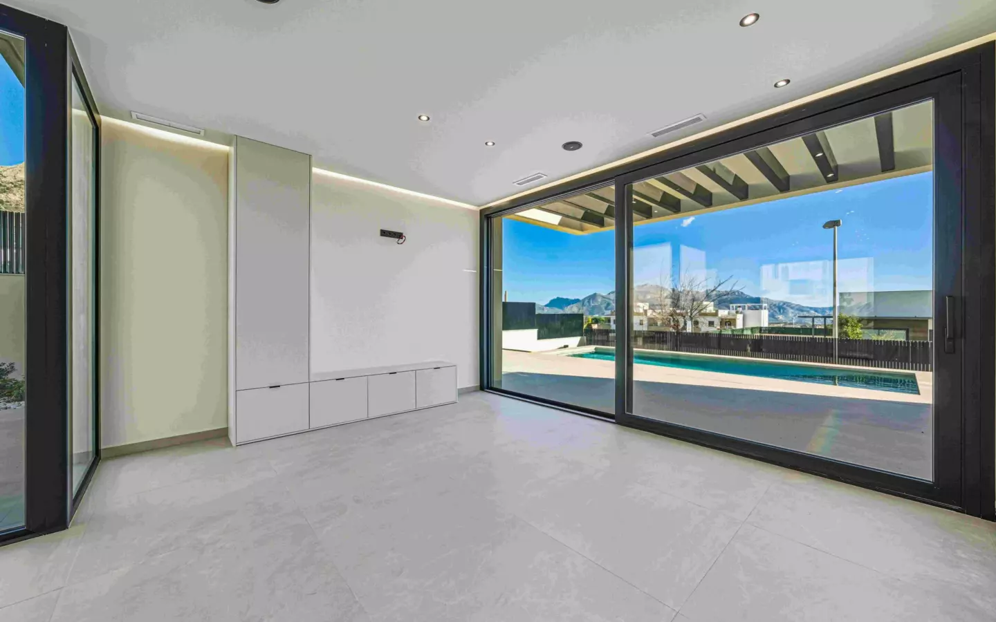 4-bedroom Villa In Polop, Spain (200 M²)