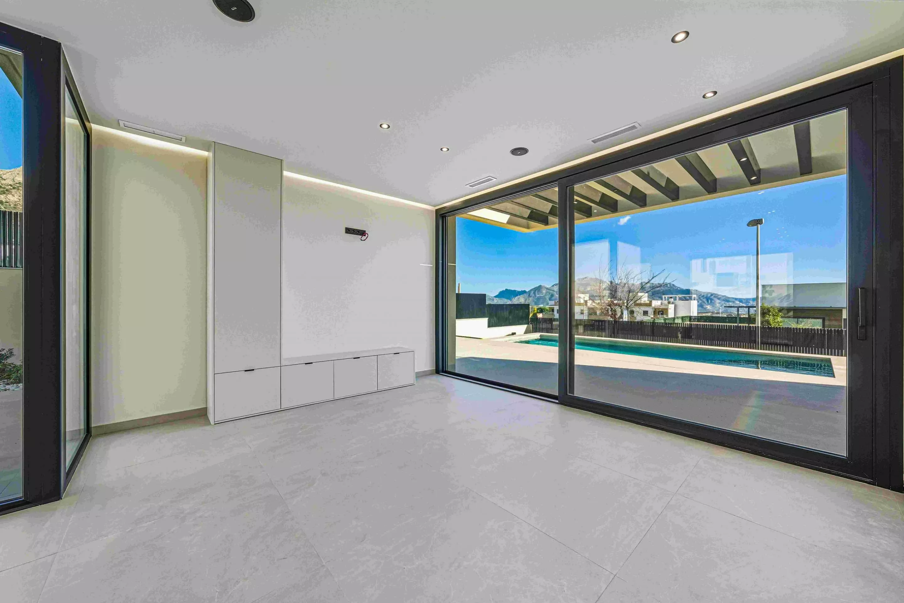 4-bedroom Villa In Polop, Spain (200 M²)