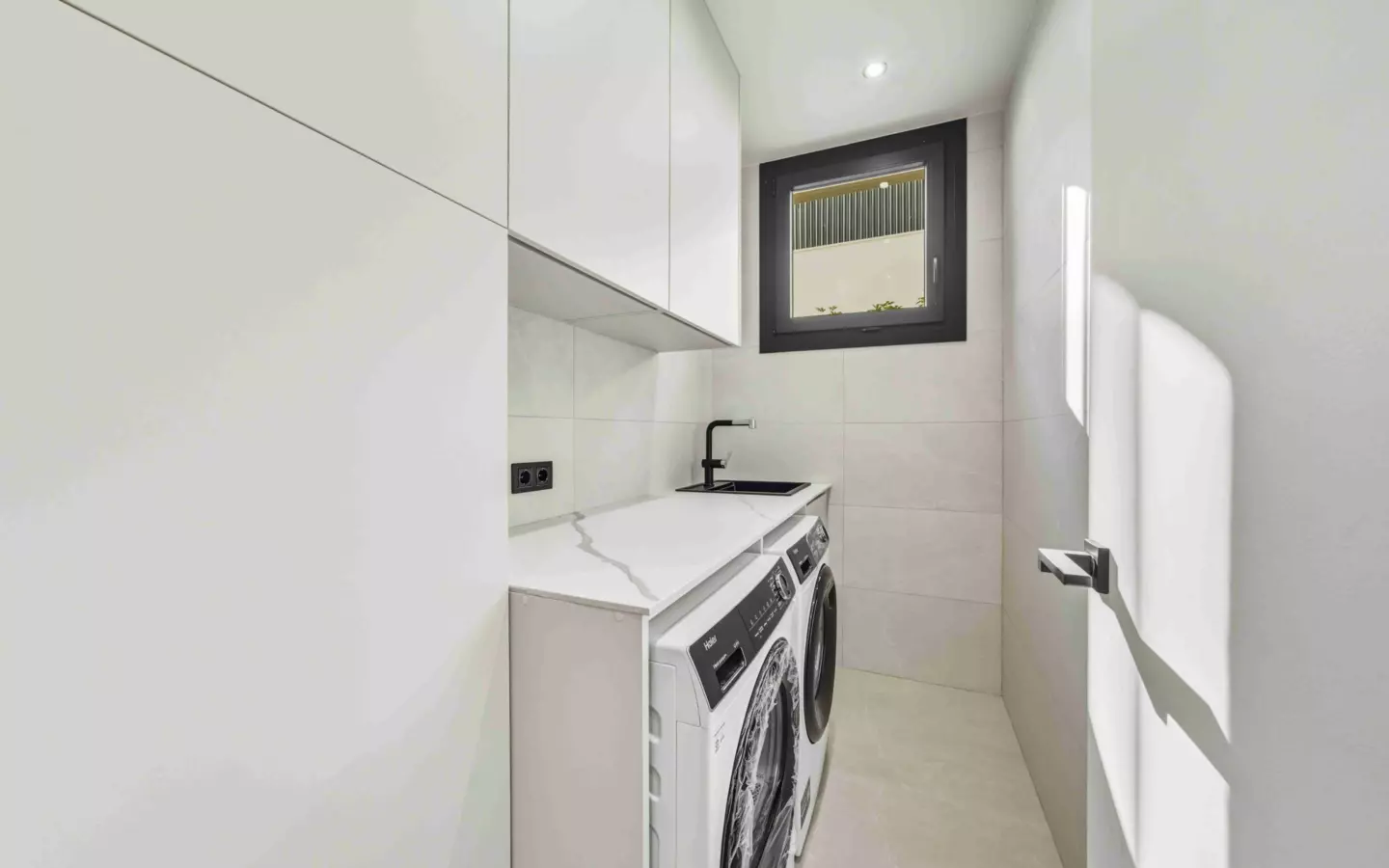 4-bedroom Villa In Polop, Spain (200 M²)