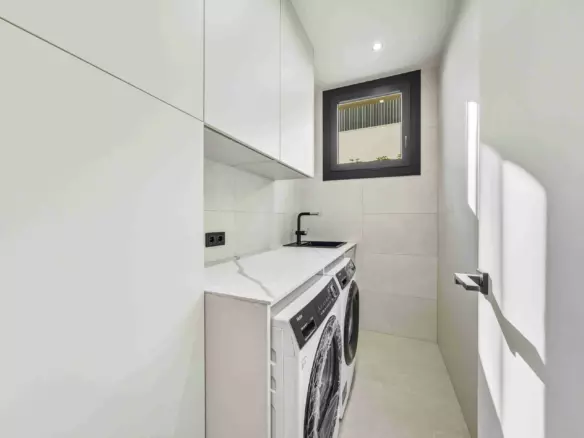 4-bedroom Villa In Polop, Spain (200 M²)