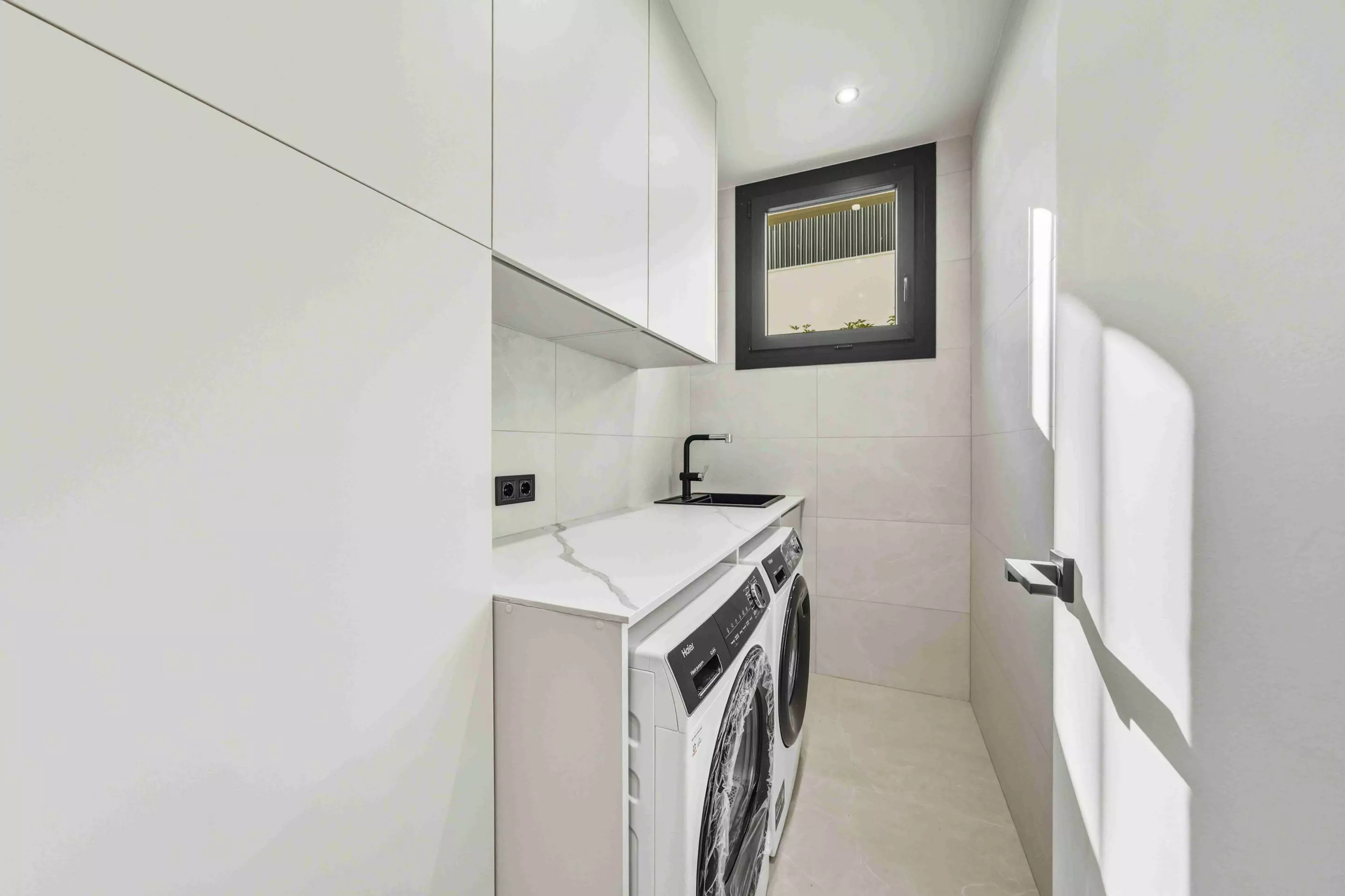 4-bedroom Villa In Polop, Spain (200 M²)