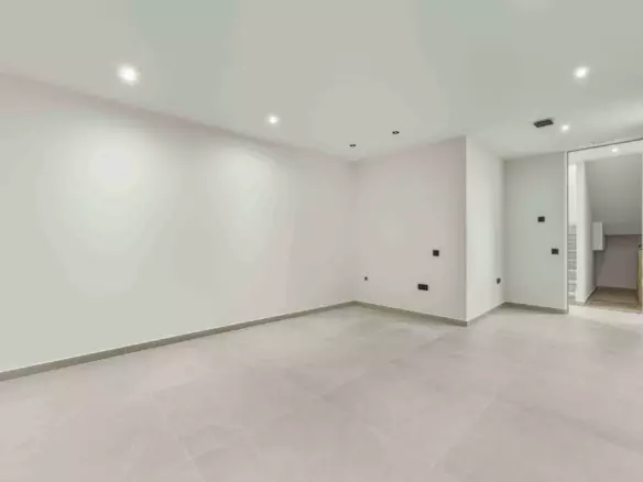 4-bedroom Villa In Polop, Spain (200 M²)