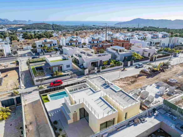 4-bedroom Villa In Polop, Spain (200 M²)