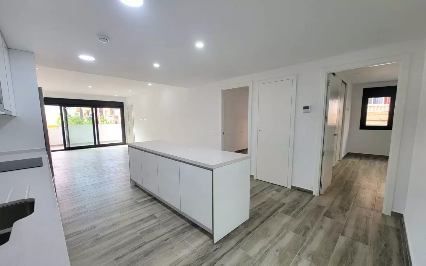 3-bedroom Apartment In Torrevieja, Spain (148 M²)